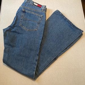 Vintage Tommy Hilfiger Women’s size 9, Juniors, flared Blue Jeans. NWT.